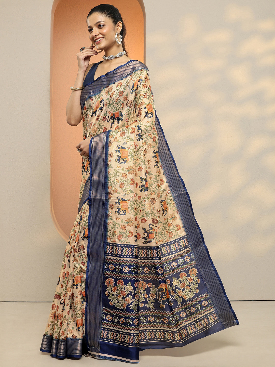 Beige Printed Silk Blend Saree With Unstitched Blouse Piece