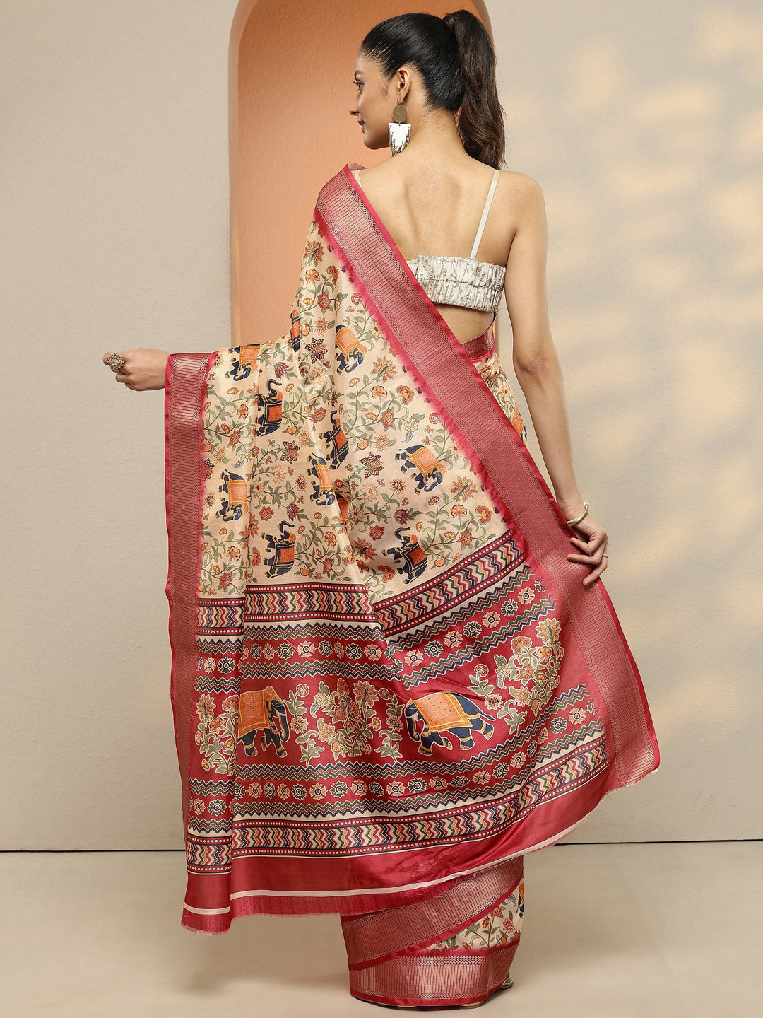 Beige Printed Silk Blend Saree With Unstitched Blouse Piece