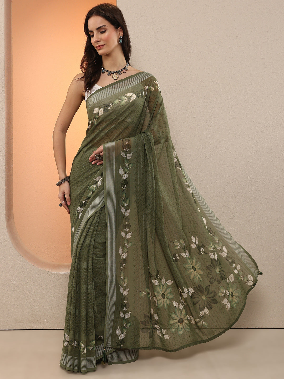 Green Tribal Printed Georgette Saree With Unstitched Blouse Piece