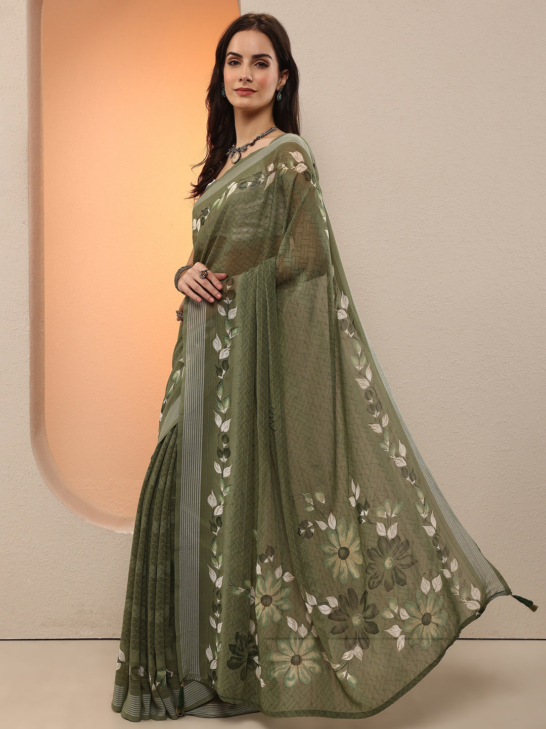Green Tribal Printed Georgette Saree With Unstitched Blouse Piece