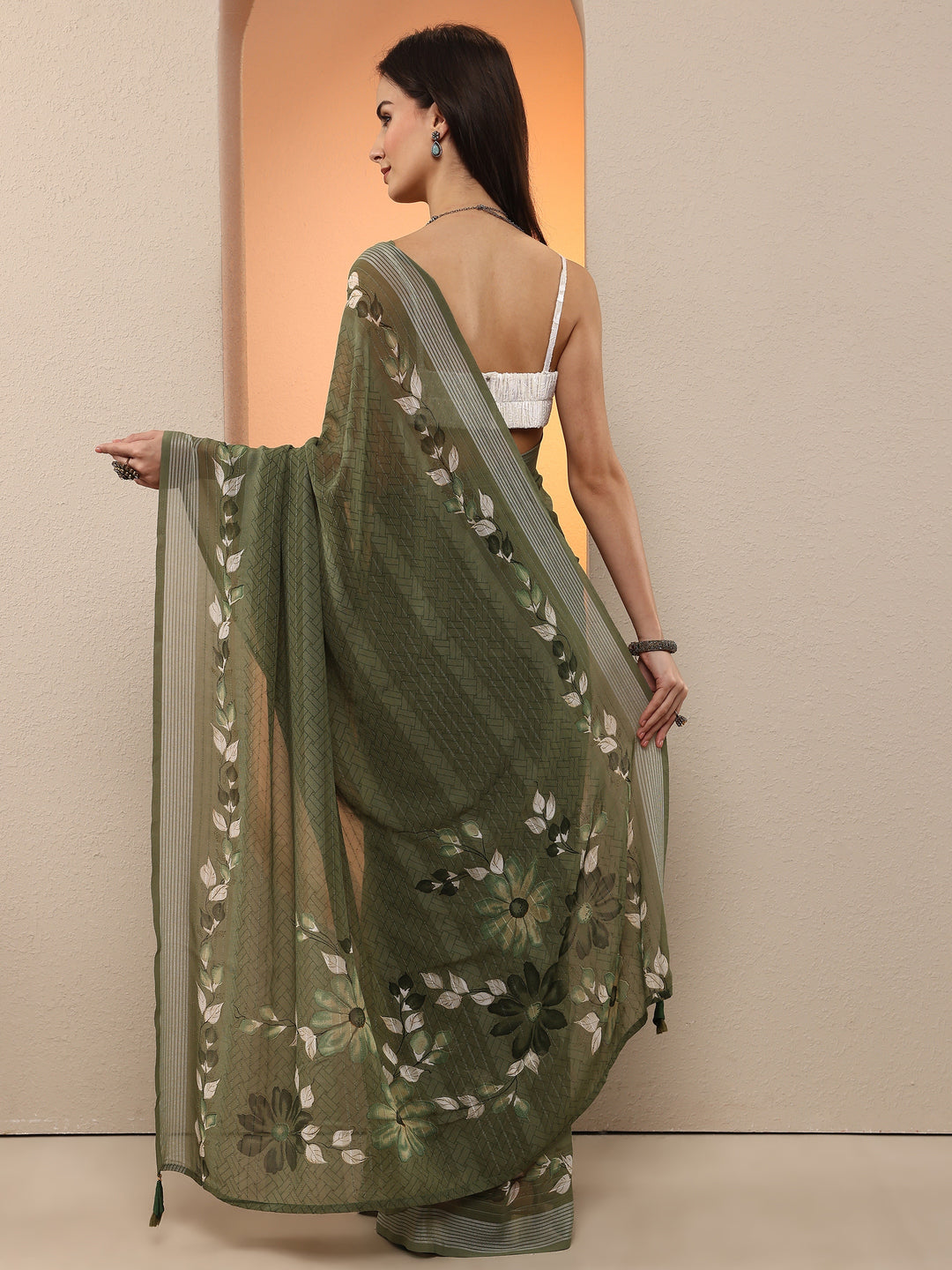 Green Tribal Printed Georgette Saree With Unstitched Blouse Piece