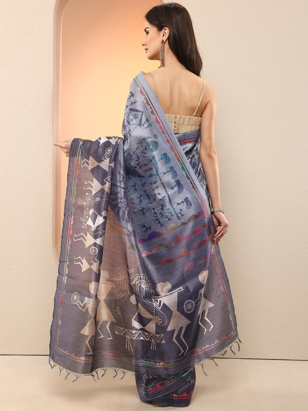 Grey Tribal Printed Sarees With Unstitched Blouse Piece