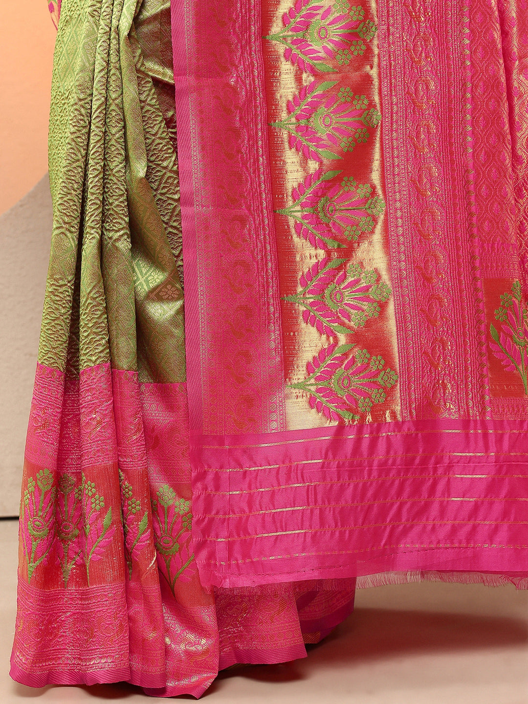 Green Woven Design Silk Blend Sarees With Unstitched Blouse Piece