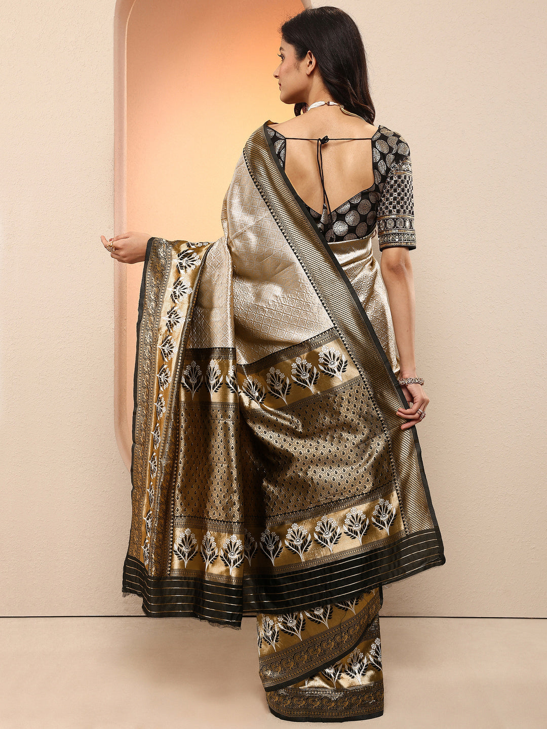 Grey Woven Design Silk Blend Sarees With Unstitched Blouse Piece