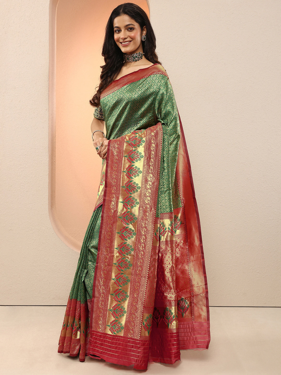Green Woven Design Silk Blend Sarees With Unstitched Blouse Piece