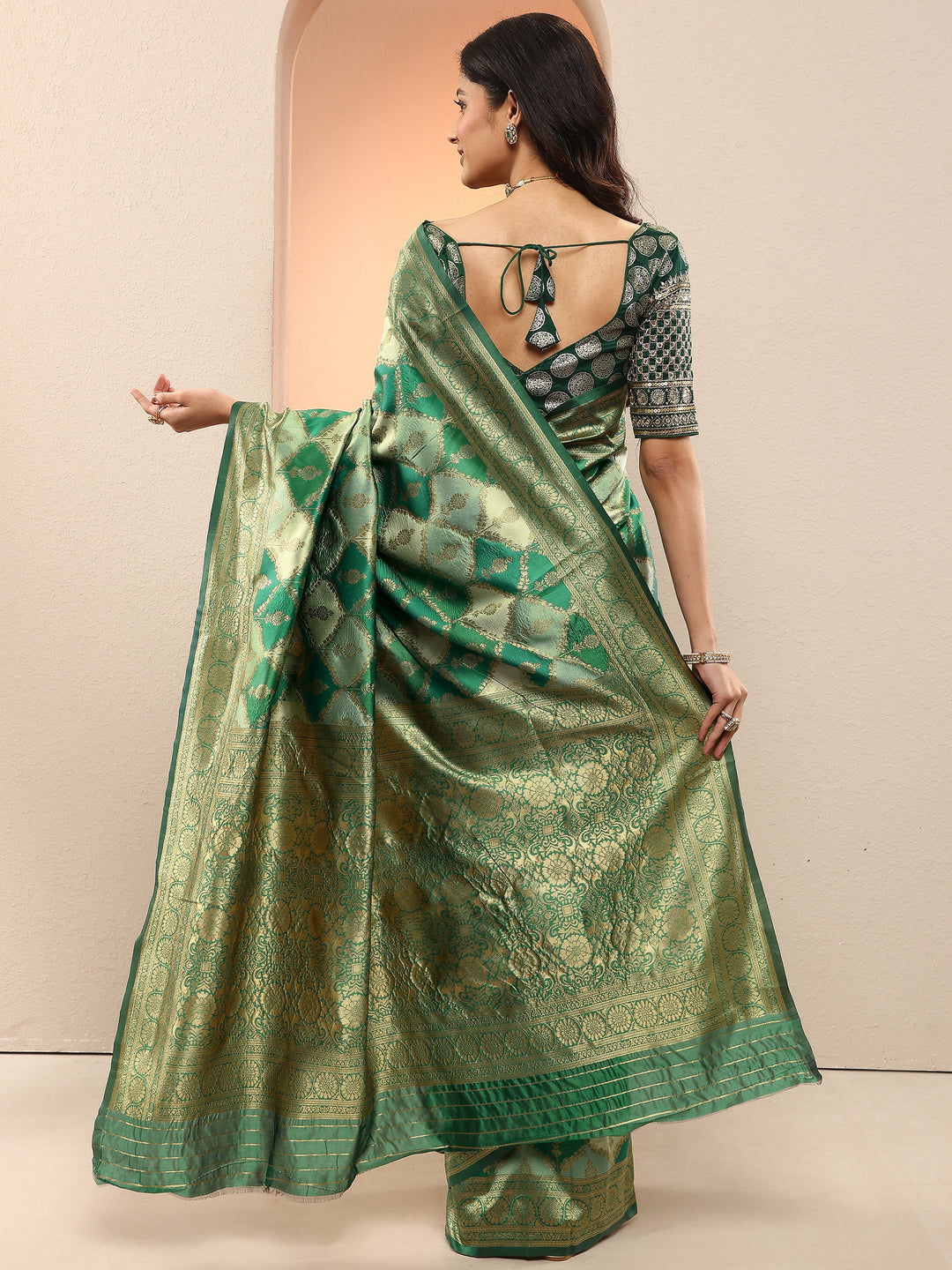 Green Woven Design Silk Blend Sarees With Unstitched Blouse Piece