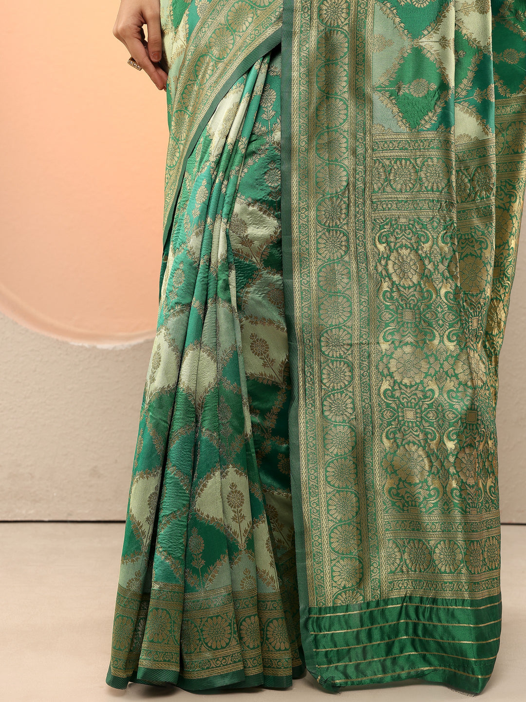Green Woven Design Silk Blend Sarees With Unstitched Blouse Piece