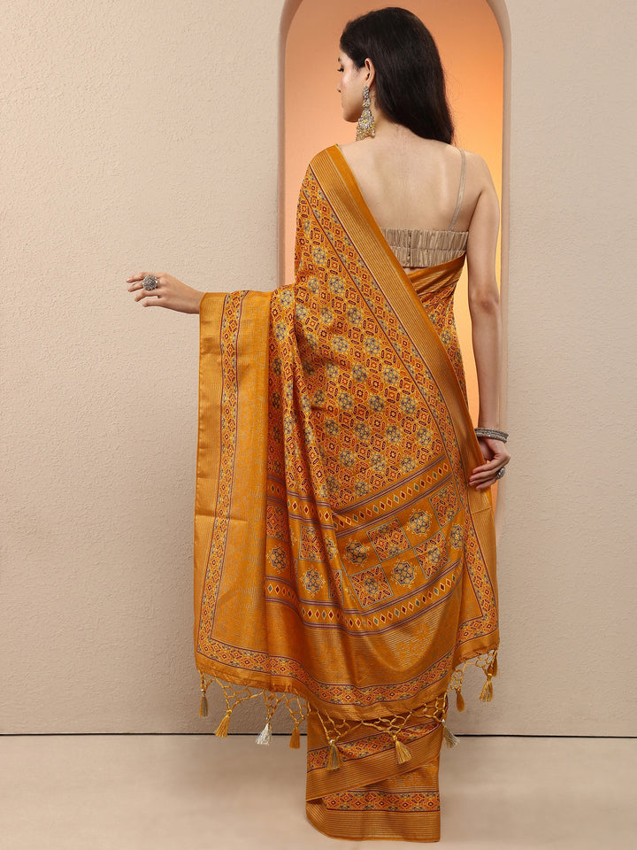 Mustard Printed Silk Blend Saree With Unstitched Blouse Piece