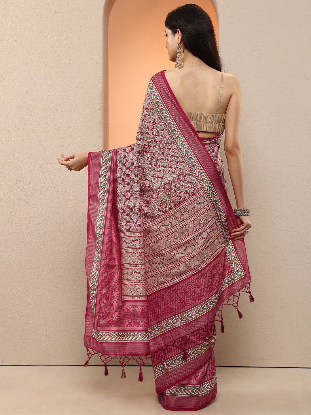 Pink Printed Silk Blend Saree With Unstitched Blouse Piece