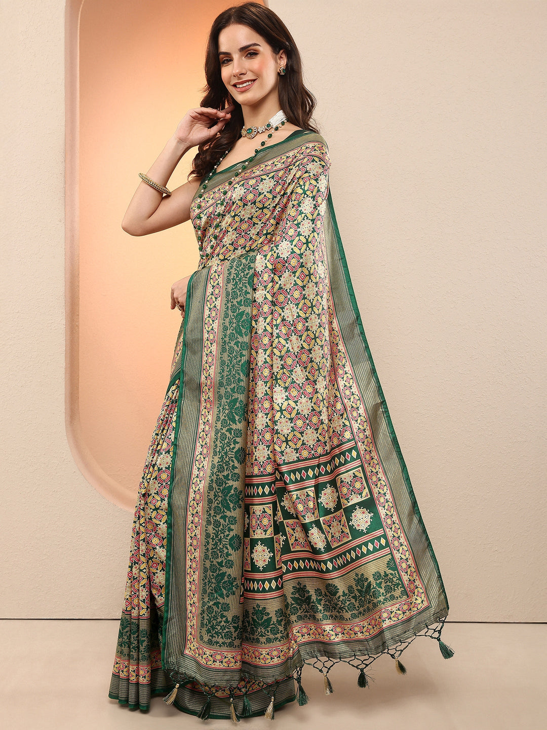 Green Printed Silk Blend Sarees With Unstitched Blouse Piece