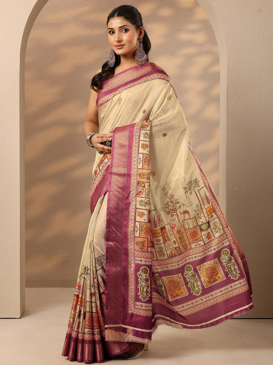 Beige Printed Silk Blend Saree With Unstitched Blouse Piece