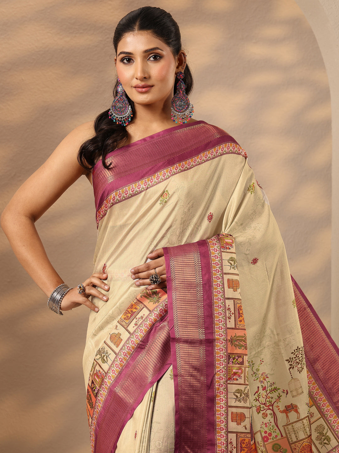 Beige Printed Silk Blend Saree With Unstitched Blouse Piece