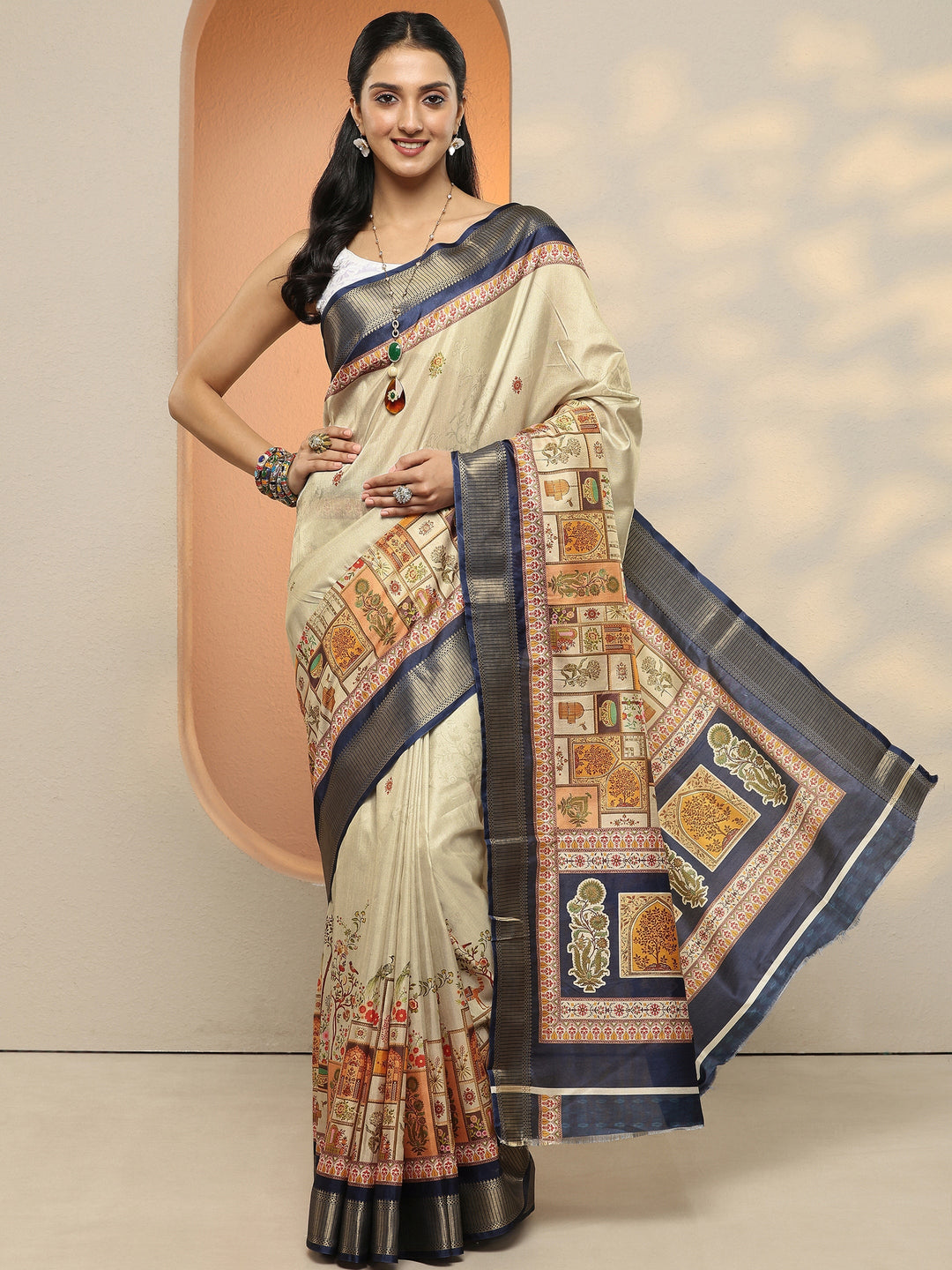 Beige Printed Silk Blend Saree With Unstitched Blouse Piece