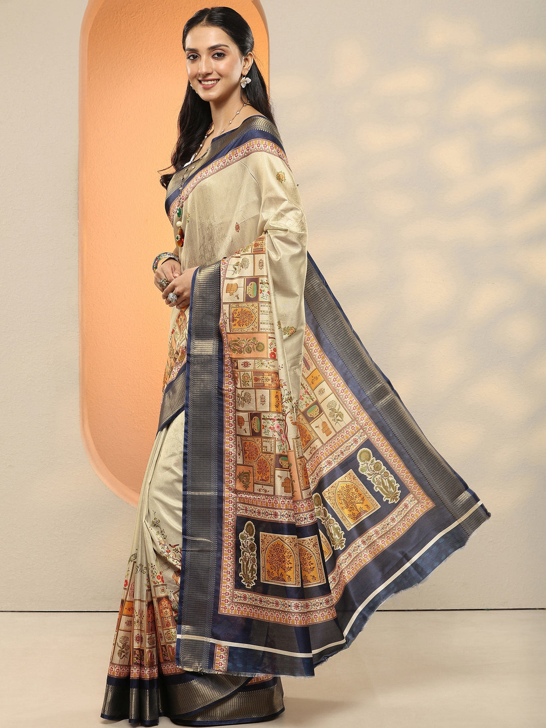 Beige Printed Silk Blend Saree With Unstitched Blouse Piece