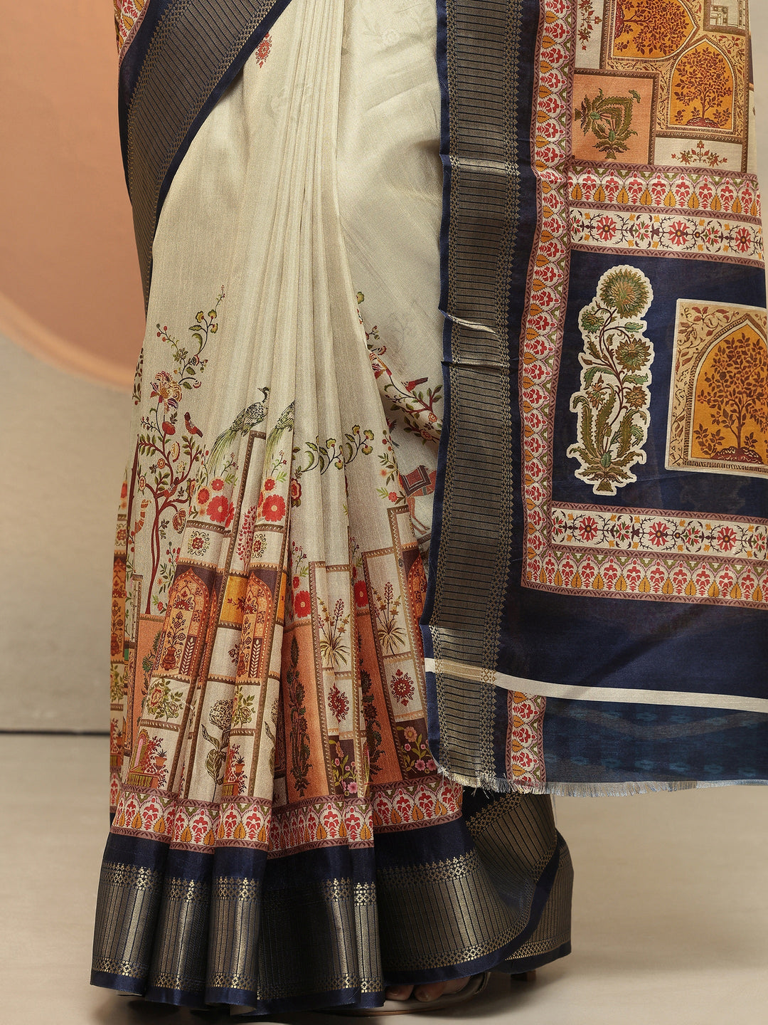 Beige Printed Silk Blend Saree With Unstitched Blouse Piece