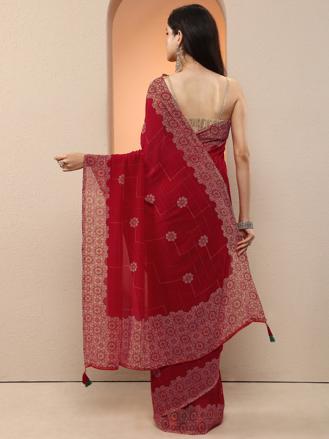 Red Printed Georgette Saree With Unstitched Blouse Piece