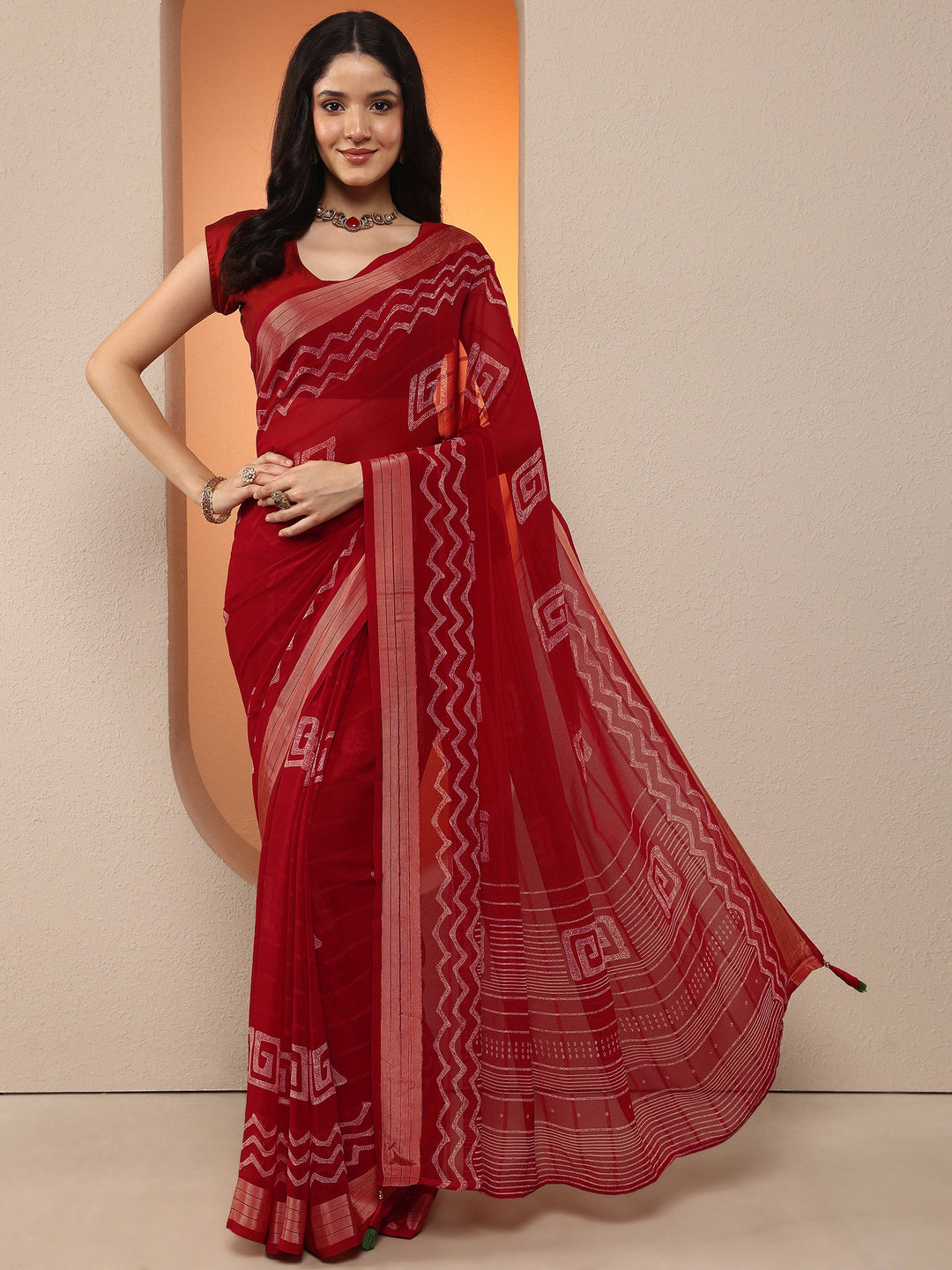 Red Printed Georgette Saree With Unstitched Blouse Piece