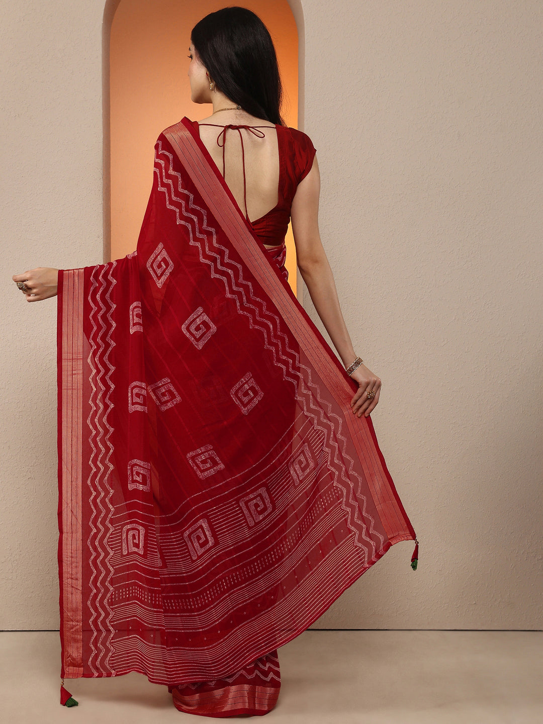Red Printed Georgette Saree With Unstitched Blouse Piece