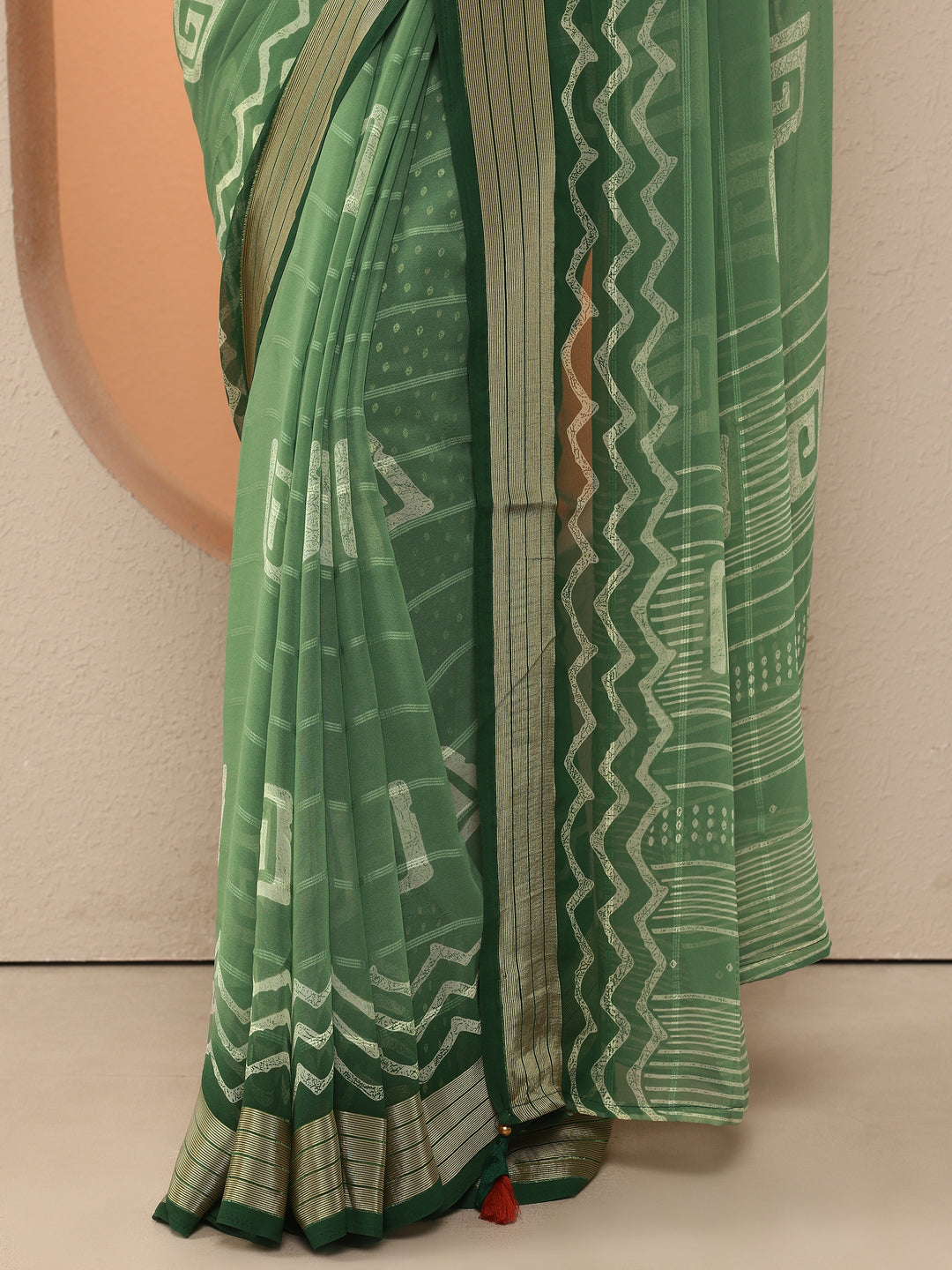 Green Printed Georgette Saree With Unstitched Blouse Piece