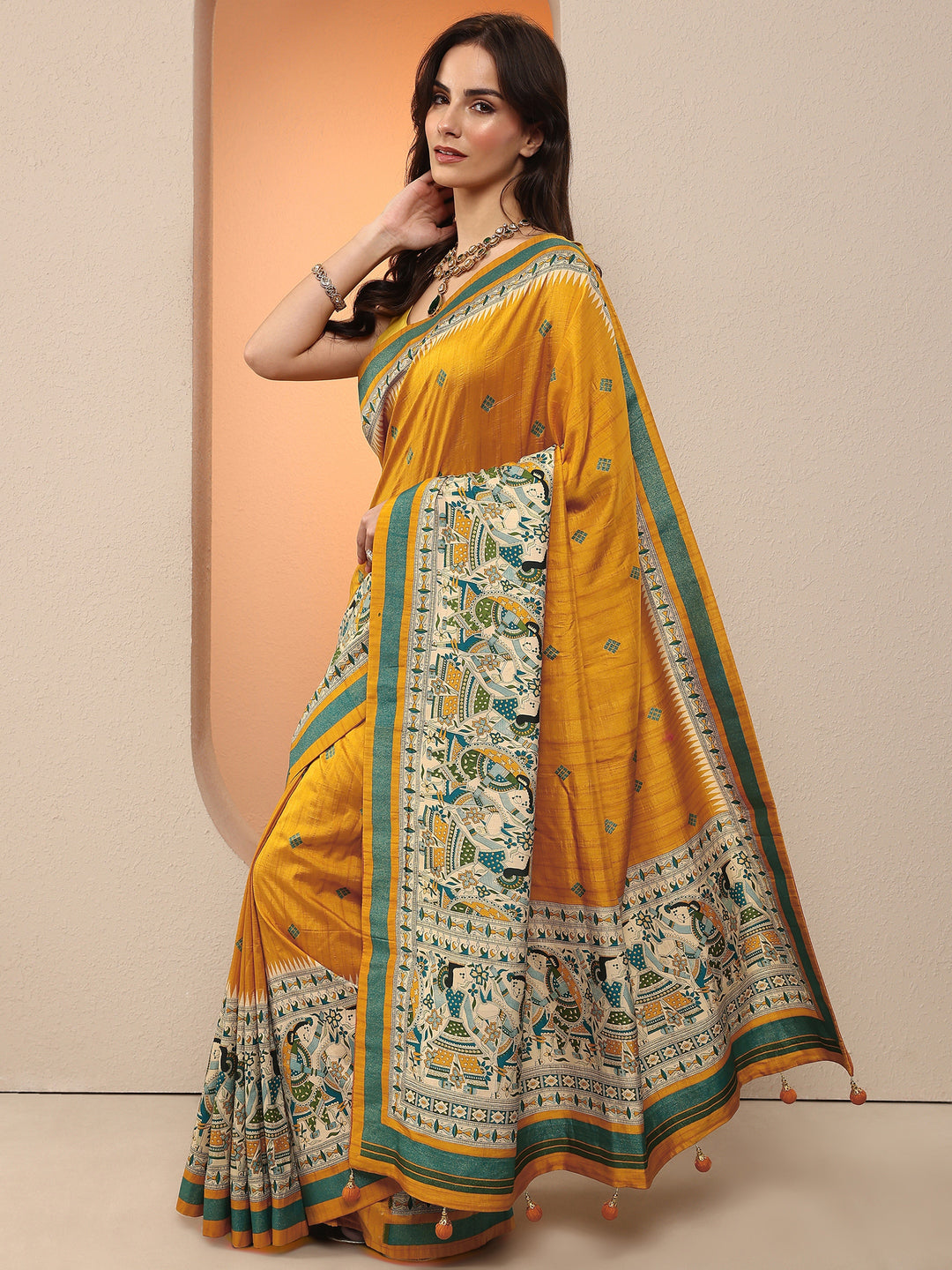 Mustard Printed Silk Blend Saree With Unstitched Blouse Piece