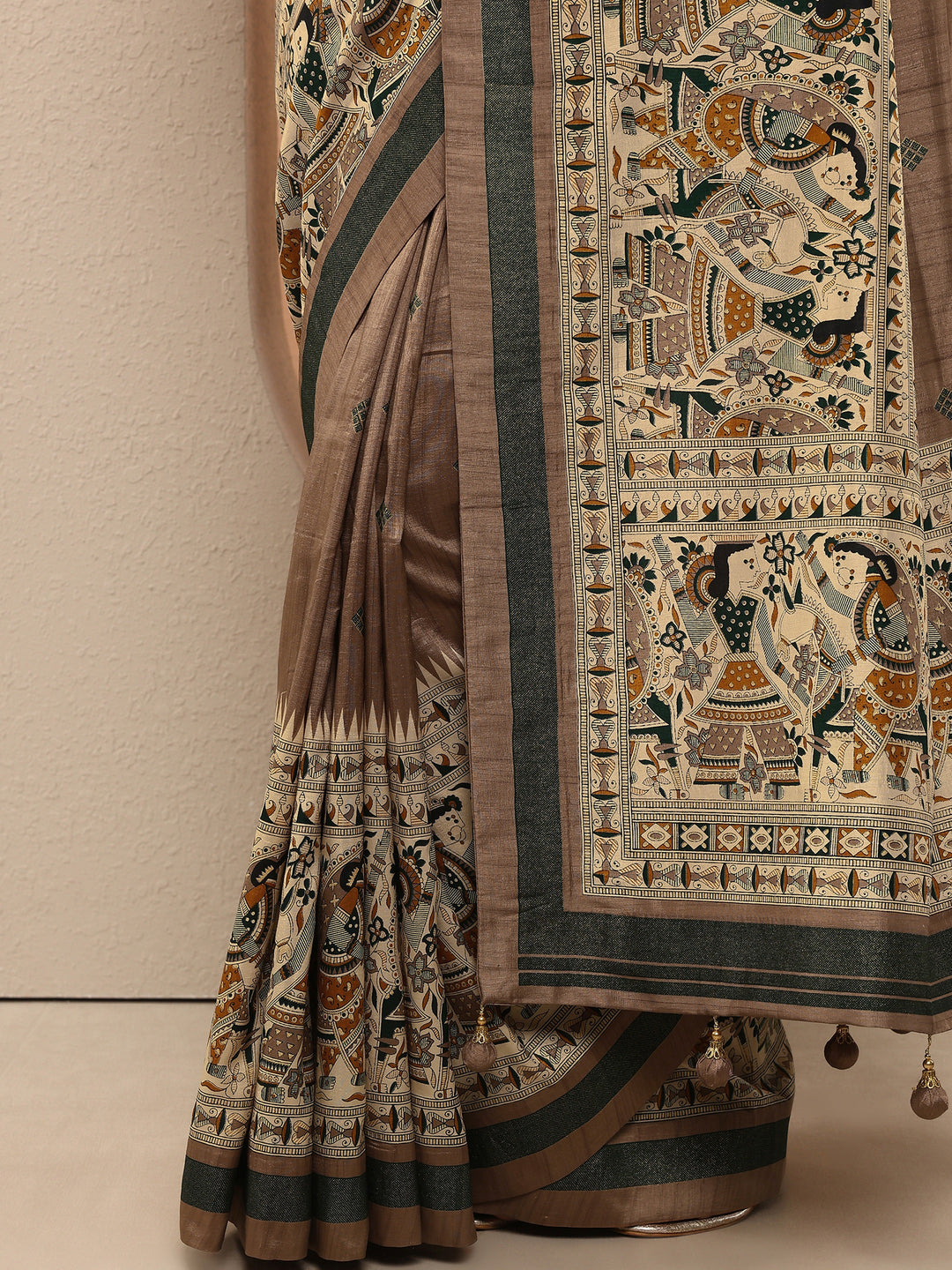 Taupe Printed Silk Blend Saree With Unstitched Blouse Piece