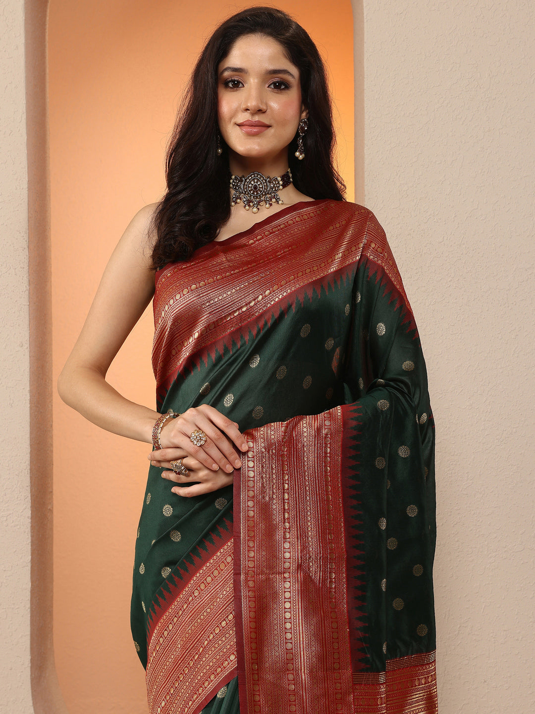 Green Woven Design Silk Blend Saree With Unstitched Blouse Piece