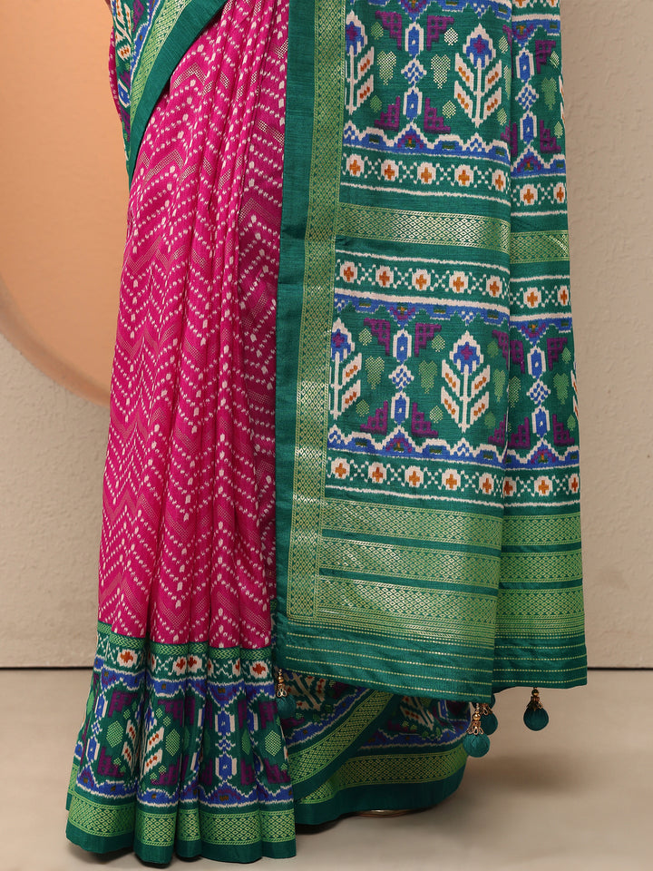 Pink Chevron Printed Silk Blend Saree With Unstitched Blouse Piece