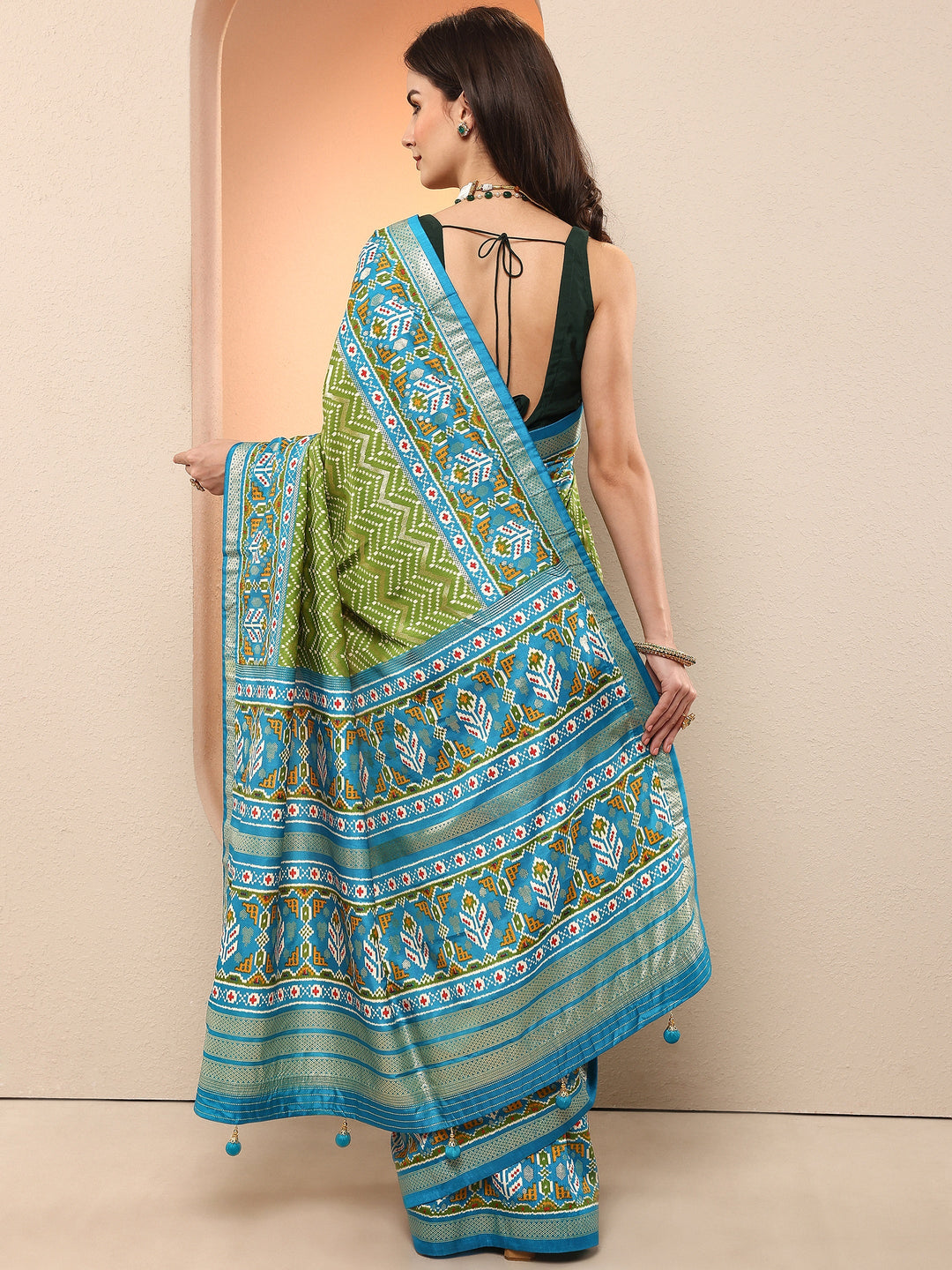 Green Chevron Printed Sarees With Unstitched Blouse Piece