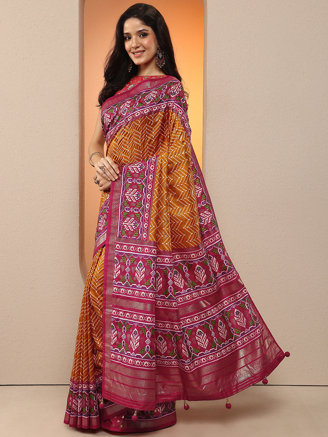 Mustard Chevron Printed Silk Blend Saree With Unstitched Blouse Piece