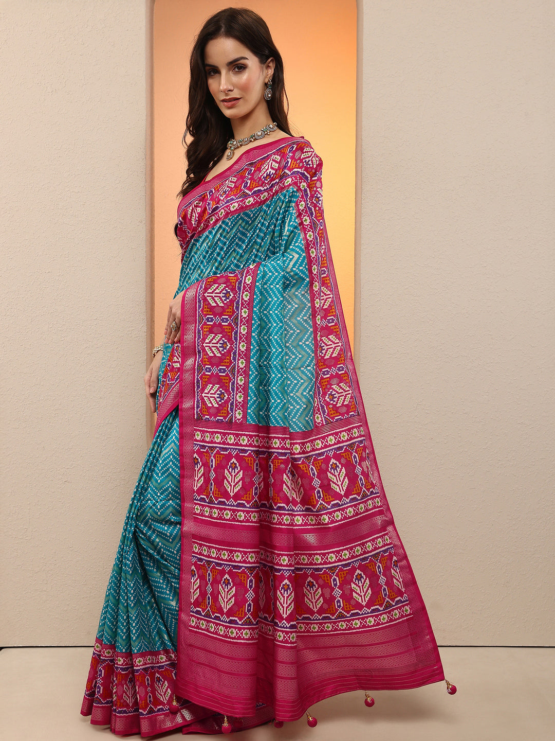Blue Chevron Printed Sarees With Unstitched Blouse Piece