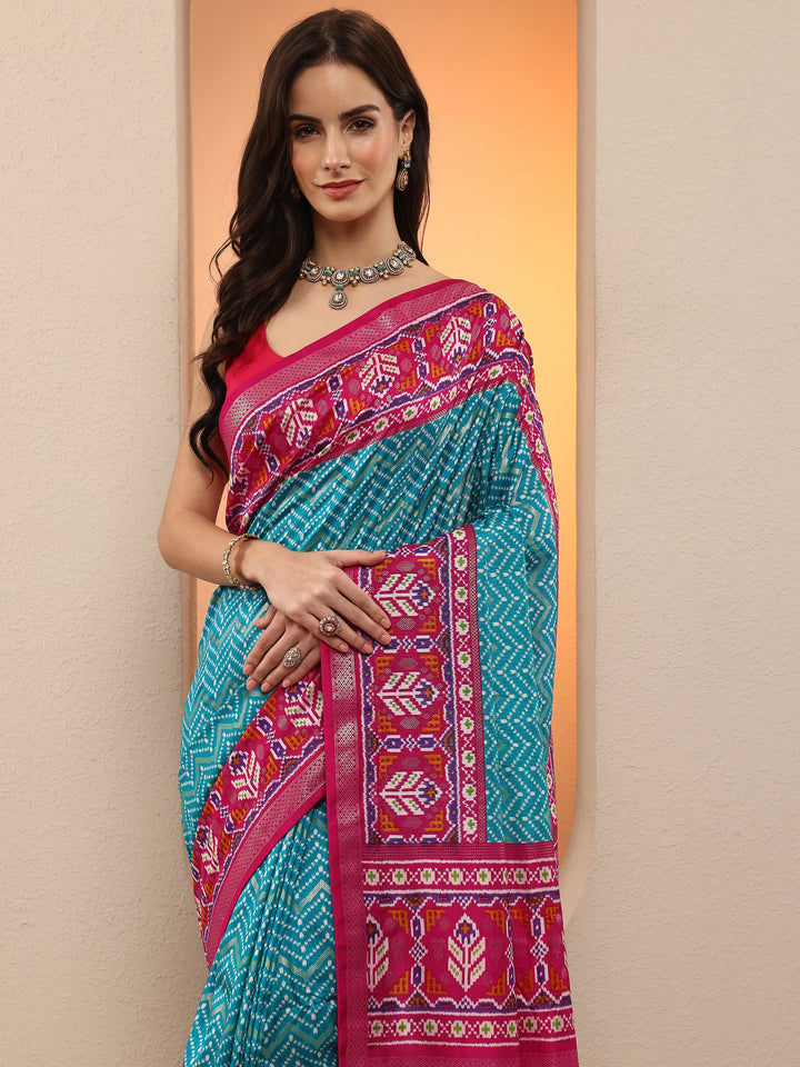 Blue Chevron Printed Sarees With Unstitched Blouse Piece