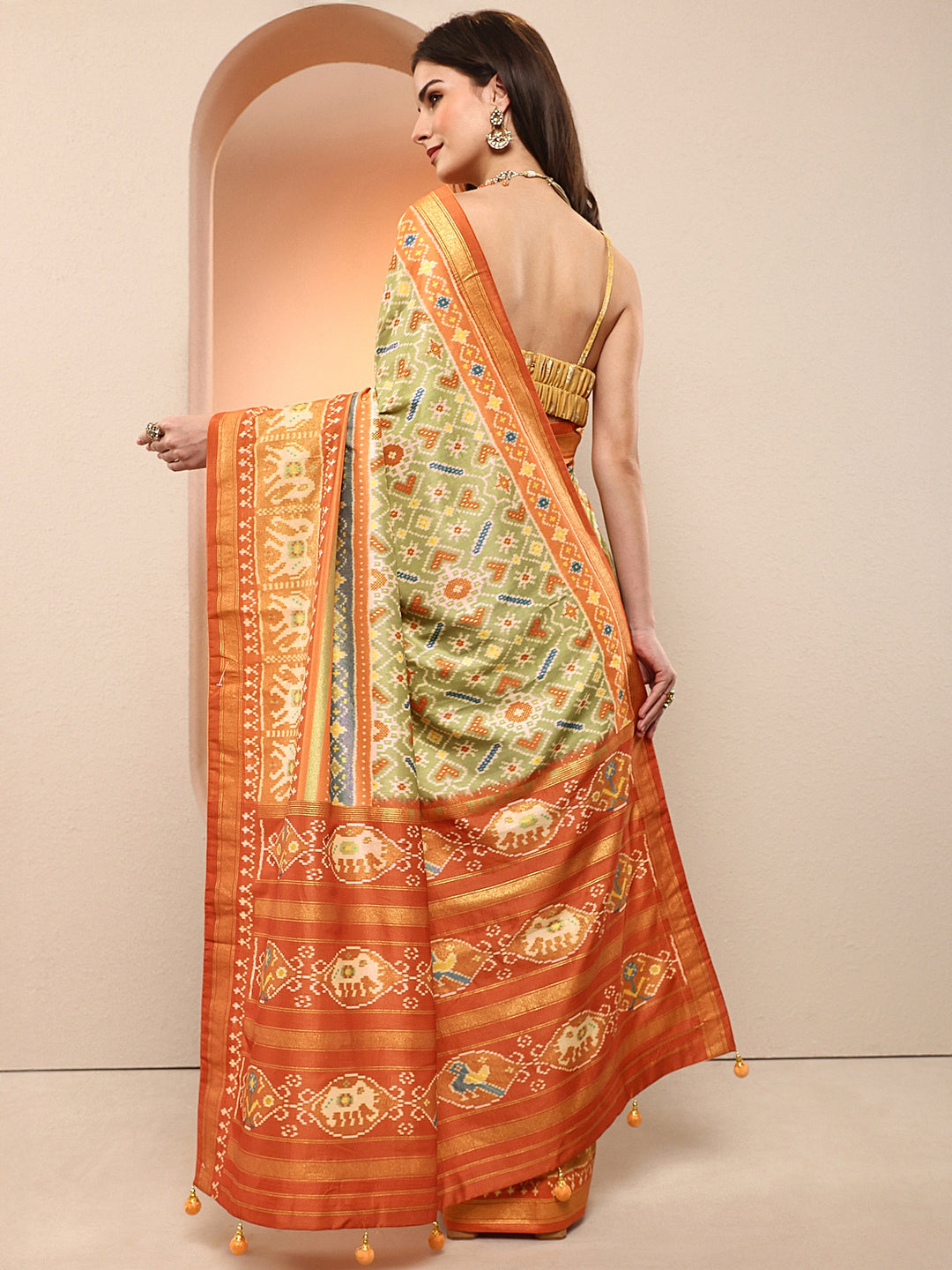 Green Printed Silk Blend Sarees With Unstitched Blouse Piece