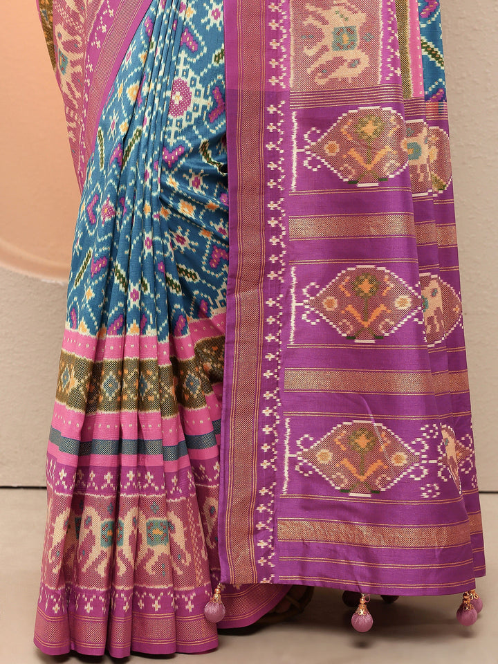 Blue Printed Silk Blend Sarees With Unstitched Blouse Piece