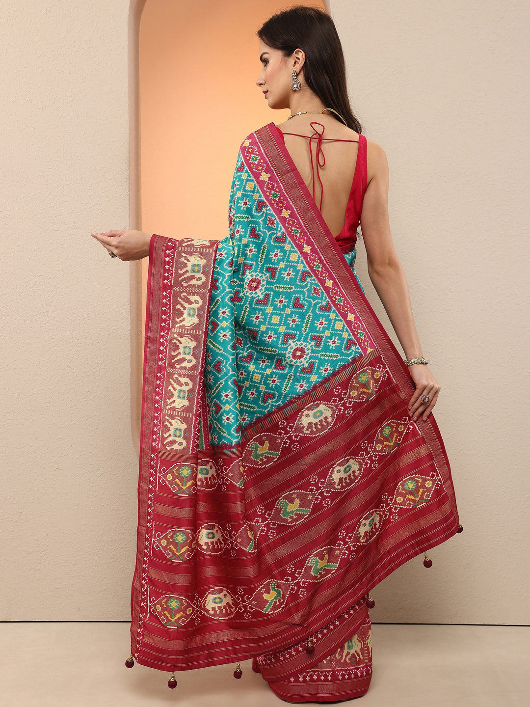 Blue Printed Silk Blend Saree With Unstitched Blouse Piece