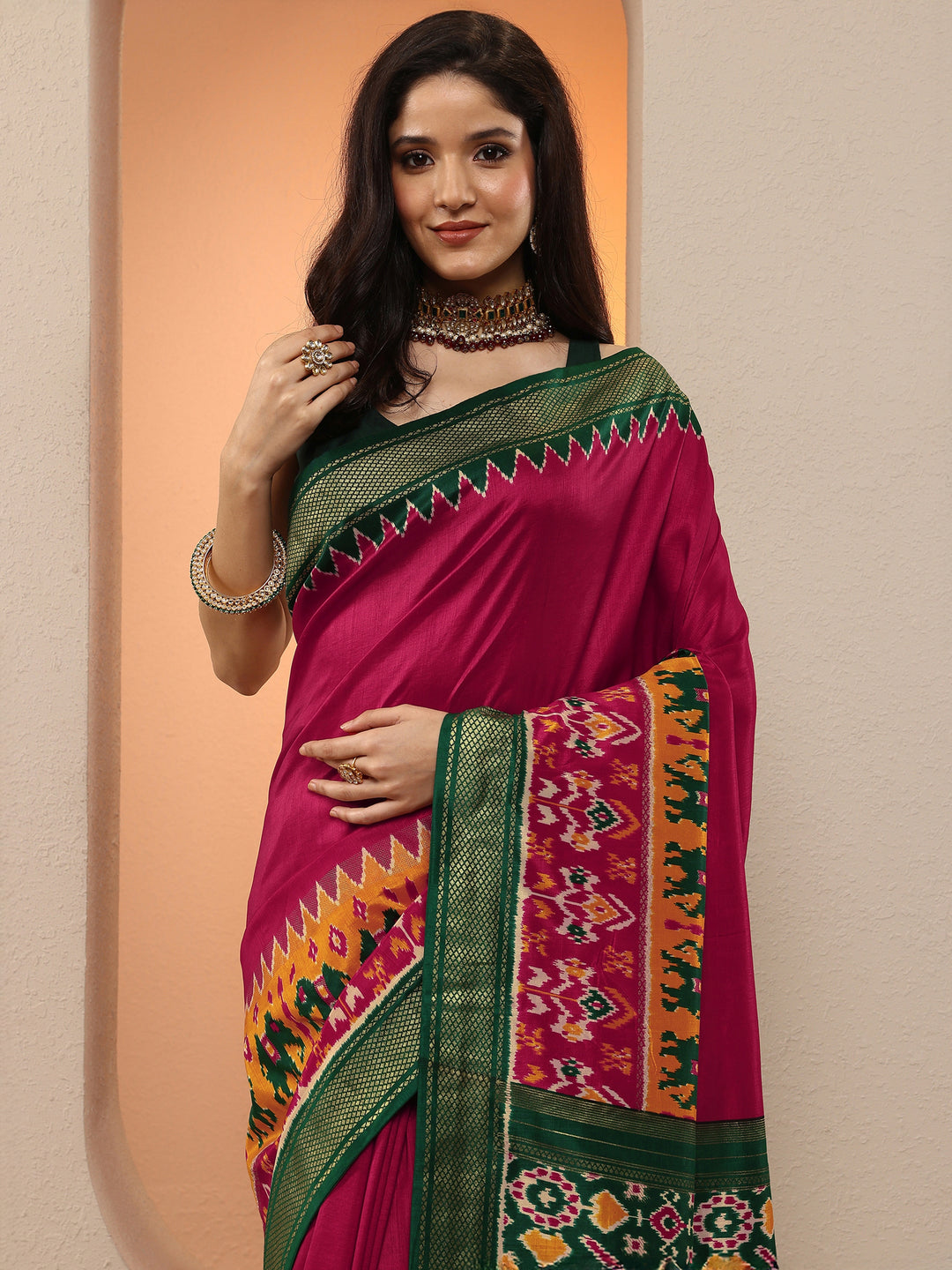 Pink Printed Silk Blend Saree With Unstitched Blouse Piece
