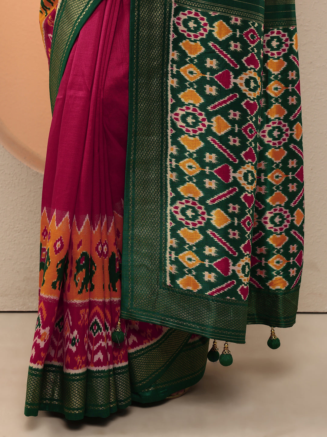 Pink Printed Silk Blend Saree With Unstitched Blouse Piece