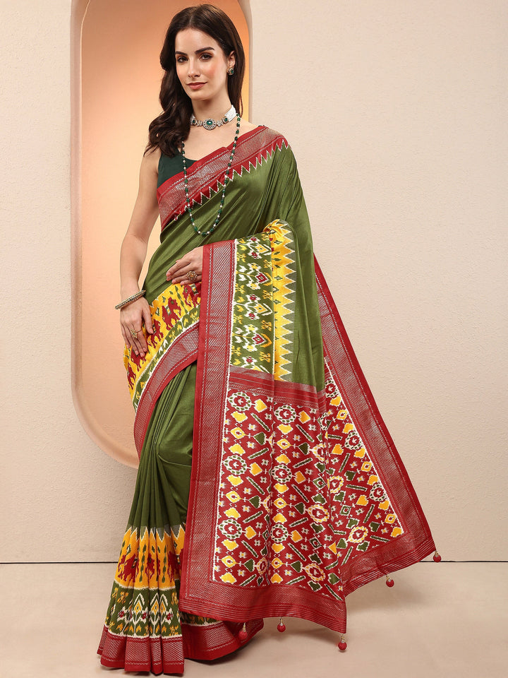 Green Printed Silk Blend Sarees With Unstitched Blouse Piece