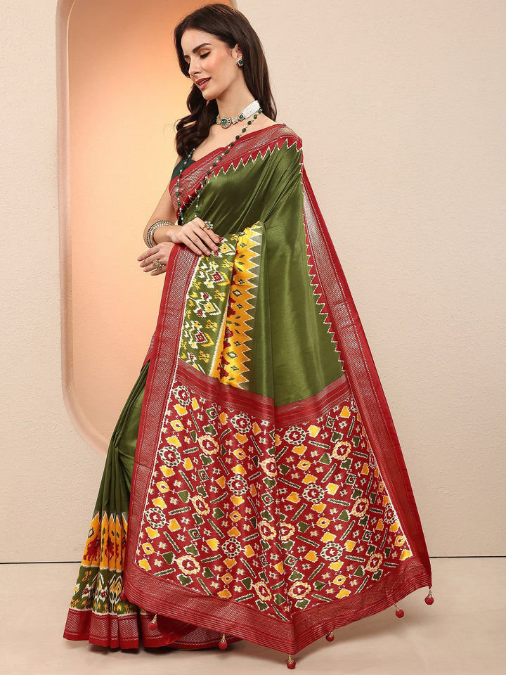 Green Printed Silk Blend Sarees With Unstitched Blouse Piece