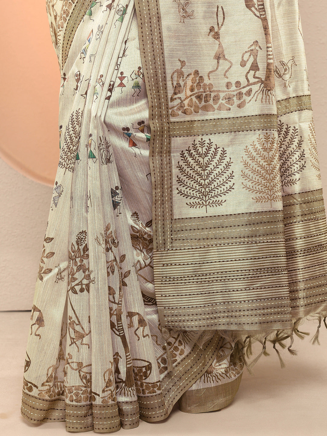 Beige Kalamkari Printed Sarees With Unstitched Blouse Piece