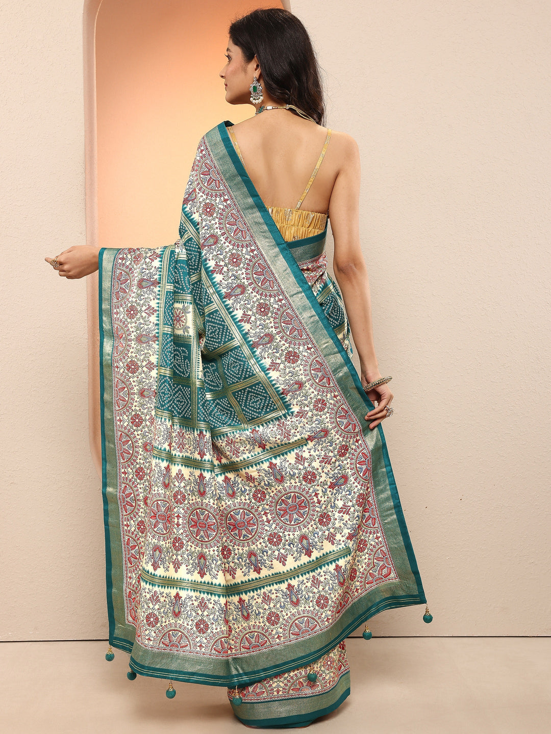 Green Bandhani Printed Sarees With Unstitched Blouse Piece