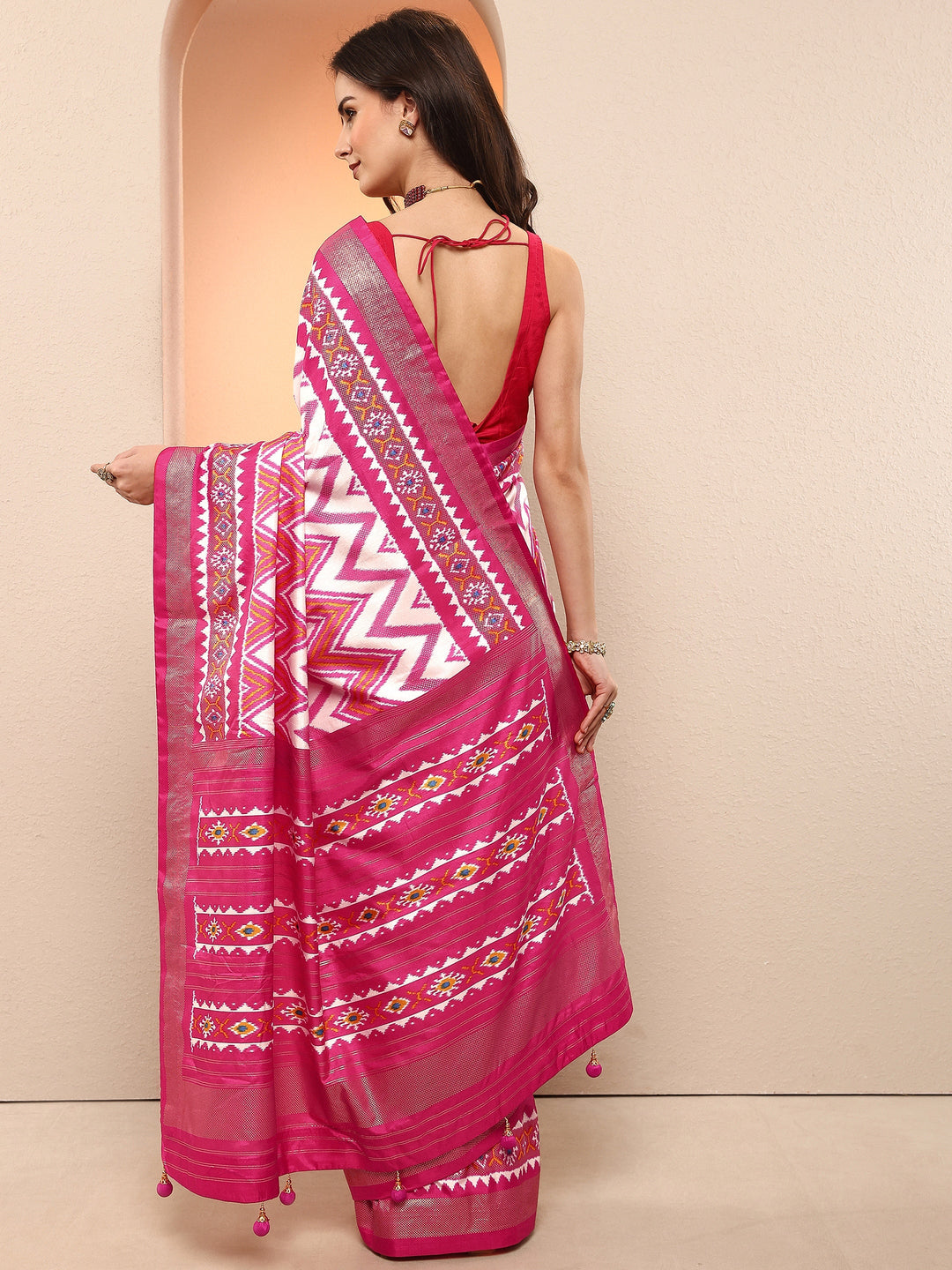 Pink Chevron Printed Sarees With Unstitched Blouse Piece