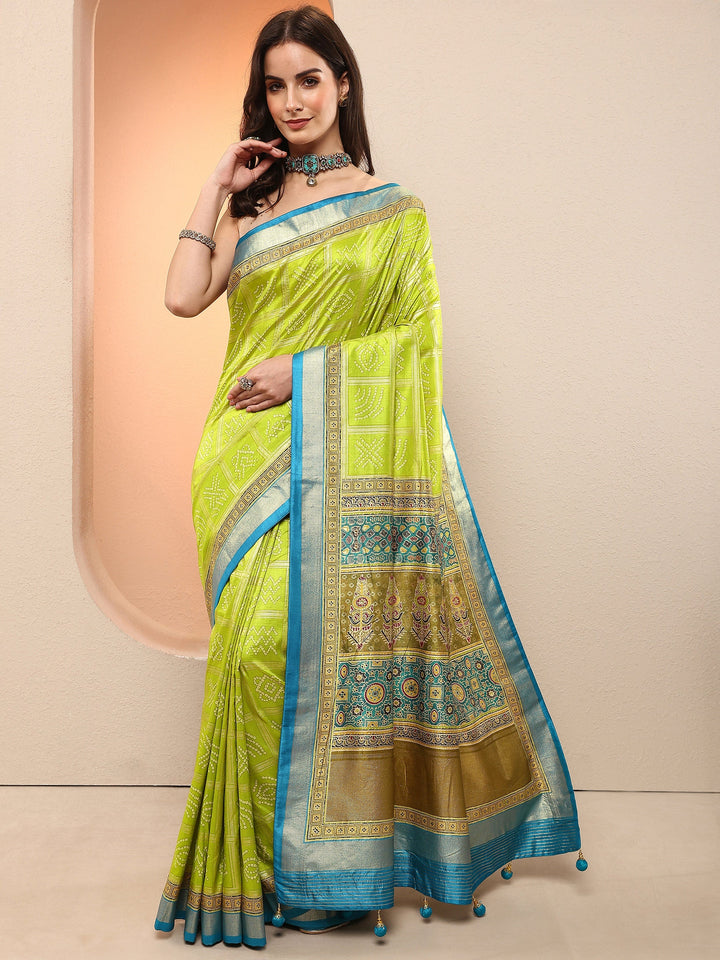 Green Bandhani Printed Sarees With Unstitched Blouse Piece