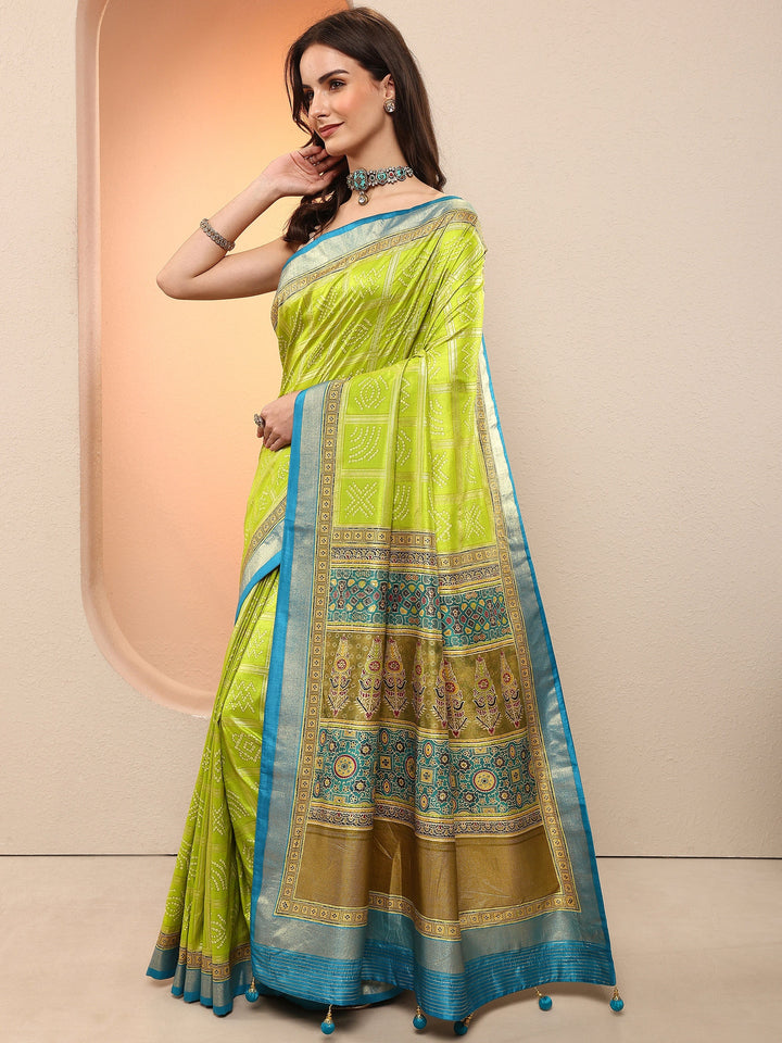 Green Bandhani Printed Sarees With Unstitched Blouse Piece