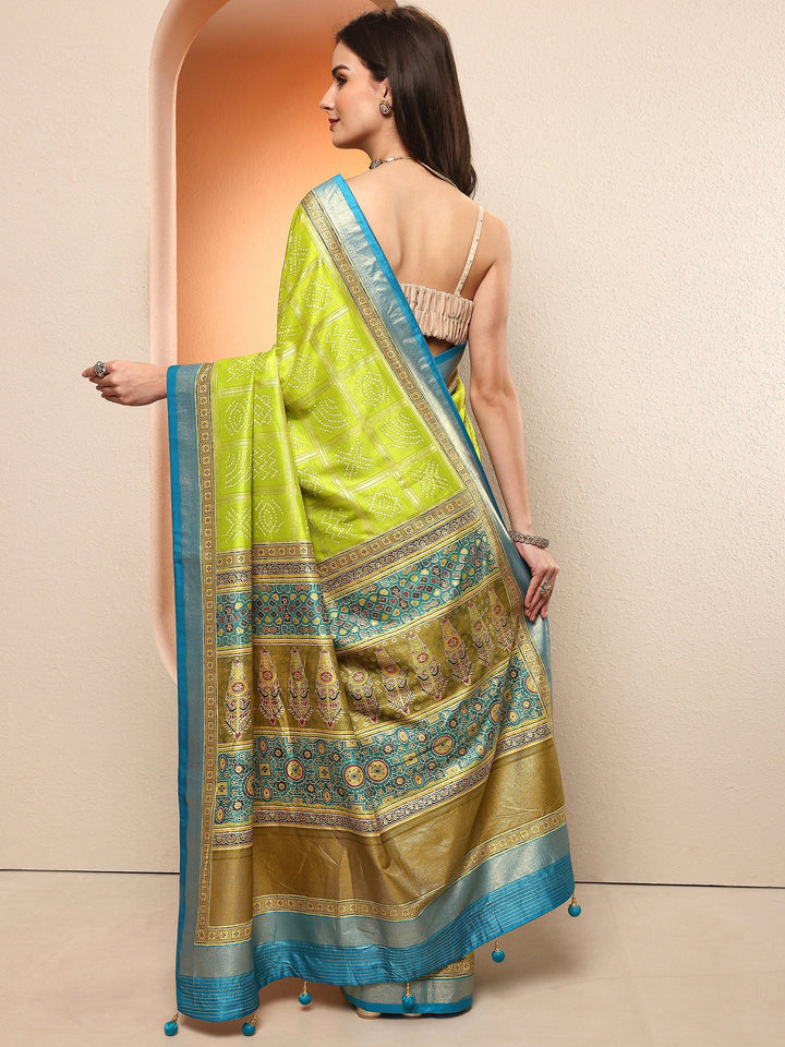 Green Bandhani Printed Sarees With Unstitched Blouse Piece