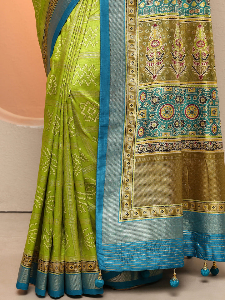 Green Bandhani Printed Sarees With Unstitched Blouse Piece