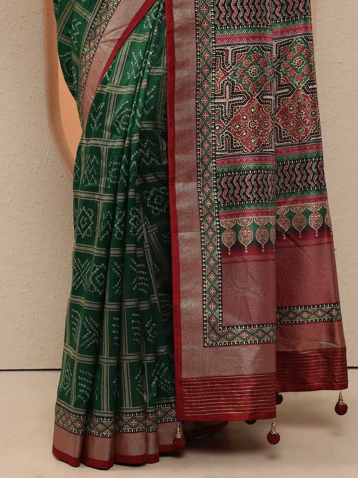 Green Bandhani Printed Silk Blend Saree With Unstitched Blouse Piece