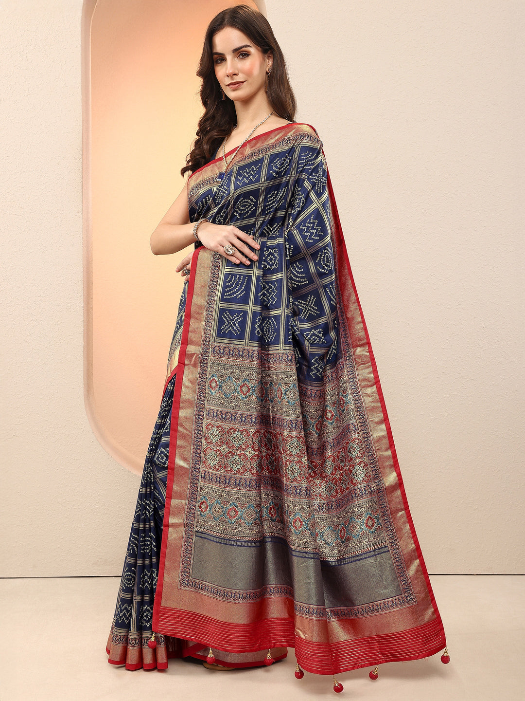 Navy Blue Bandhani Printed Sarees With Unstitched Blouse Piece