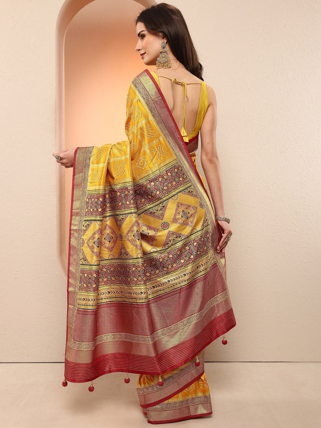 Mustard Bandhani Printed Sarees With Unstitched Blouse Piece