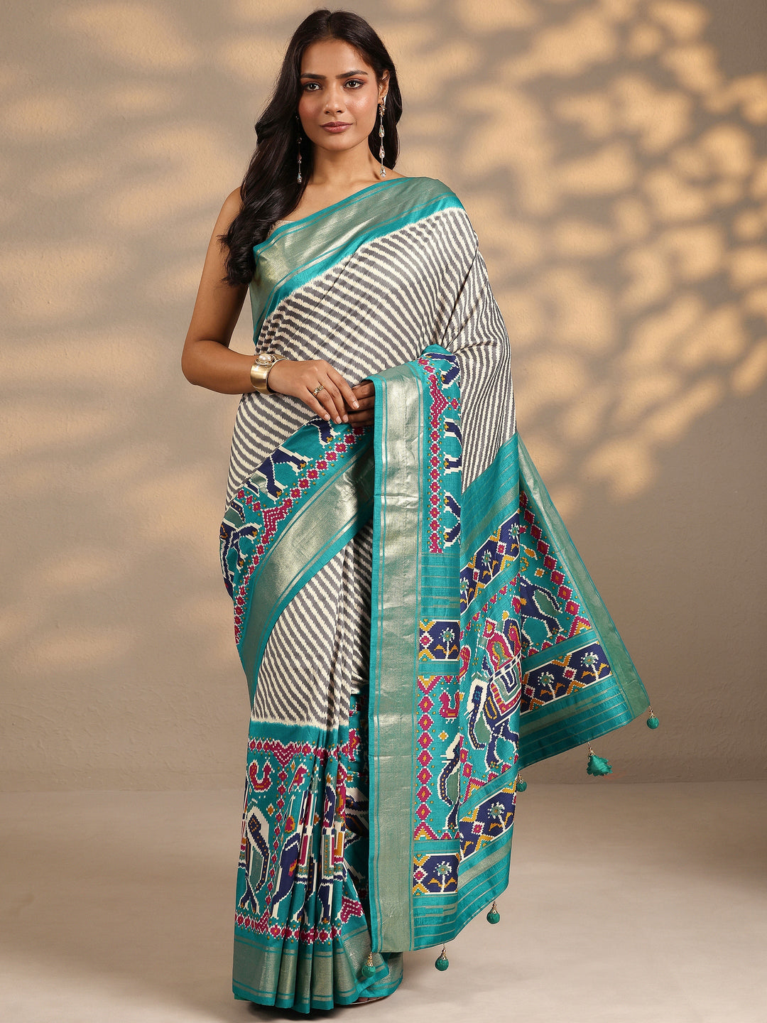 Grey Leheriya Printed Silk Blend Saree With Unstitched Blouse Piece