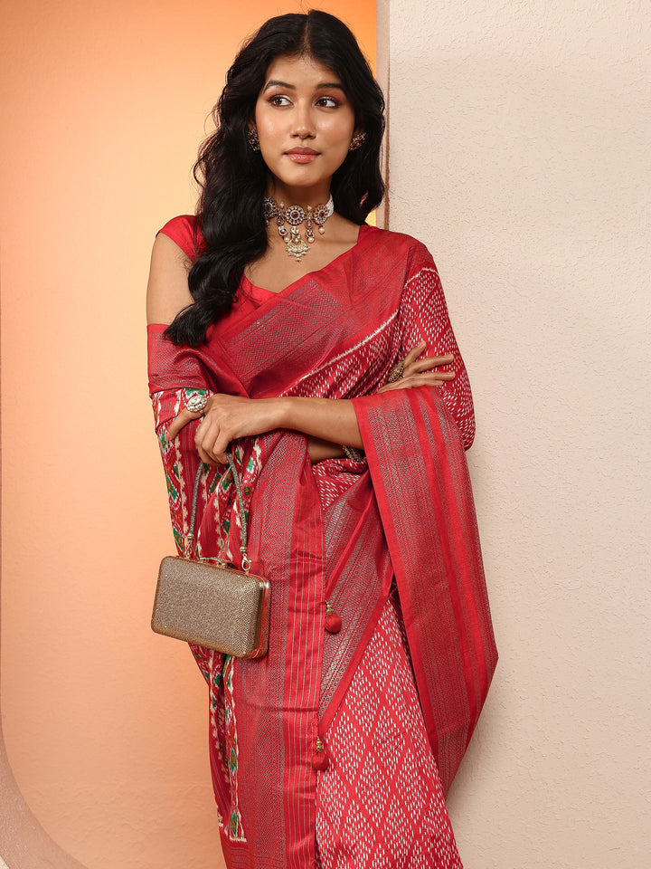 Red Geometric Printed Silk Blend Saree With Unstitched Blouse Piece